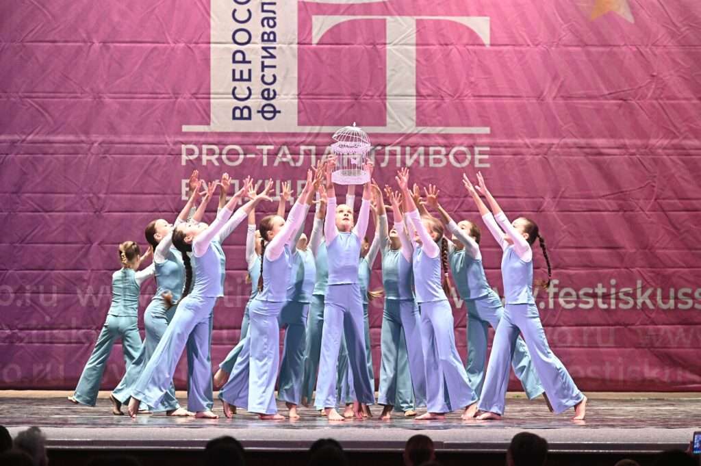 Школа танцев Big Style School — Всероссийский фестиваль-конкурс детского и юношеского творчества «Pro талантливое будущее» 16 марта 2024, г. Ростов-на-Дону (фото 4)