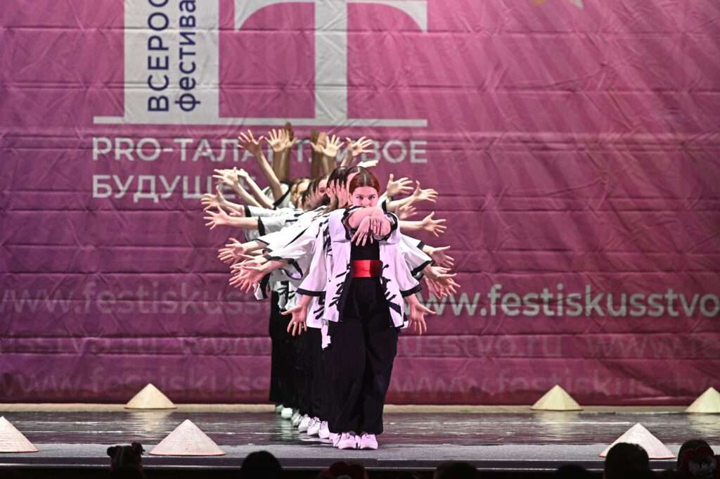 Школа танцев Big Style School — Всероссийский фестиваль-конкурс детского и юношеского творчества «Pro талантливое будущее» 16 марта 2024, г. Ростов-на-Дону (фото 10)