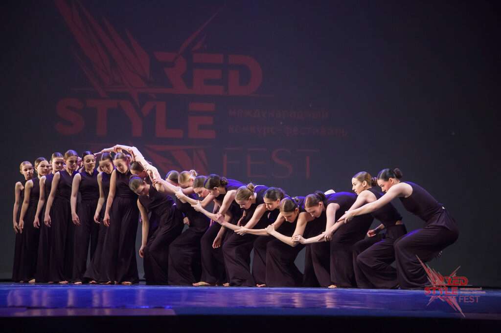 Танцевальный номер учеников Big Style School